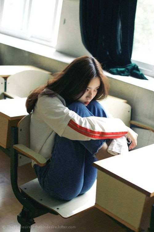 意甲对决，比分4-2，场上关键数据：角球数占优，精彩表现球员助攻不断