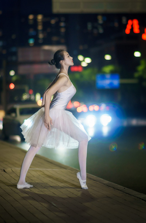 奥格斯堡主场大胜，德甲胜率稳步上升，德甲奥格斯堡赞助商