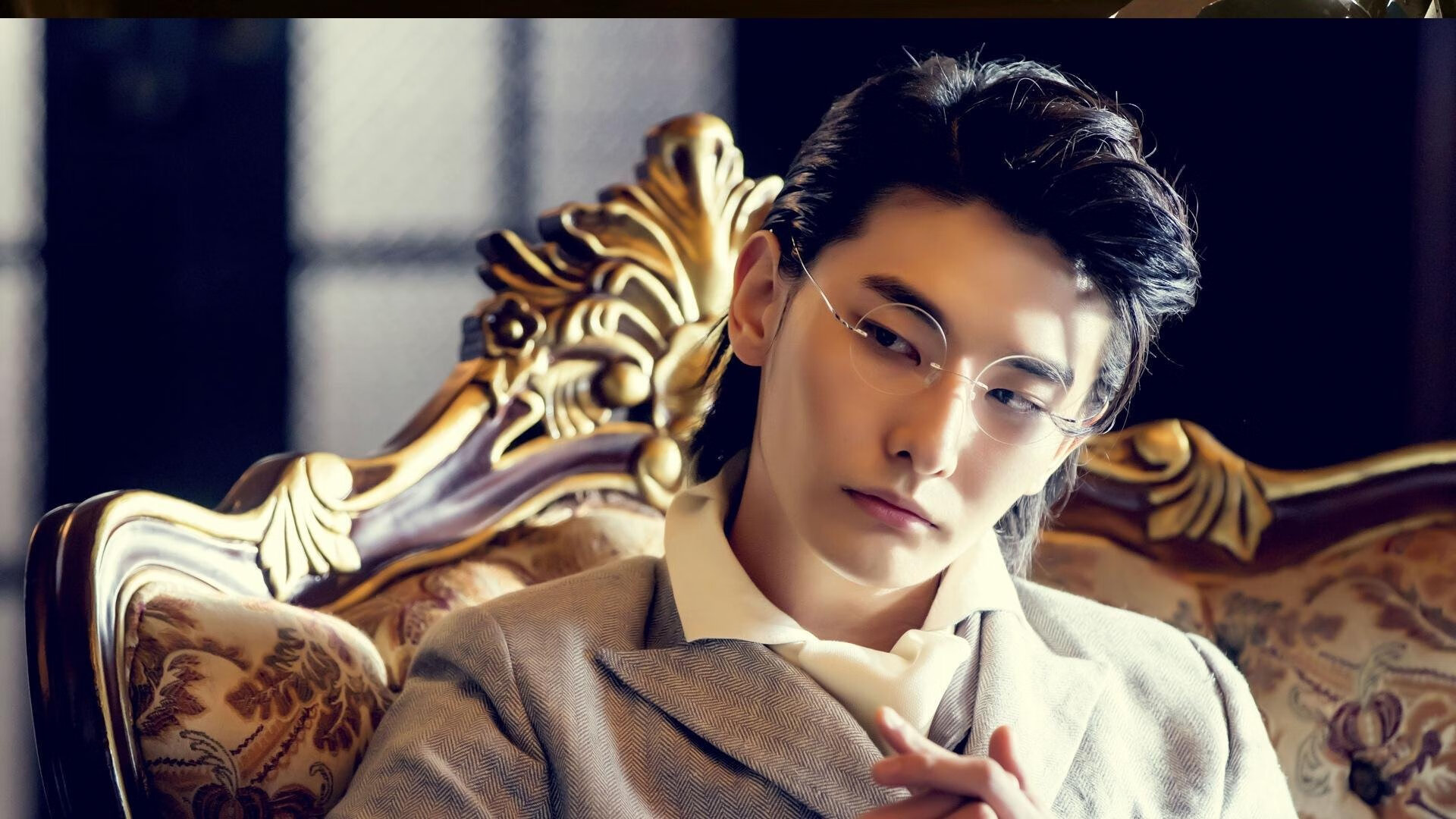 九游官网下载电脑版-阿莱格里或将接任巴萨新帅，球迷期待斩获冠军，巴萨球员阿莱尼亚