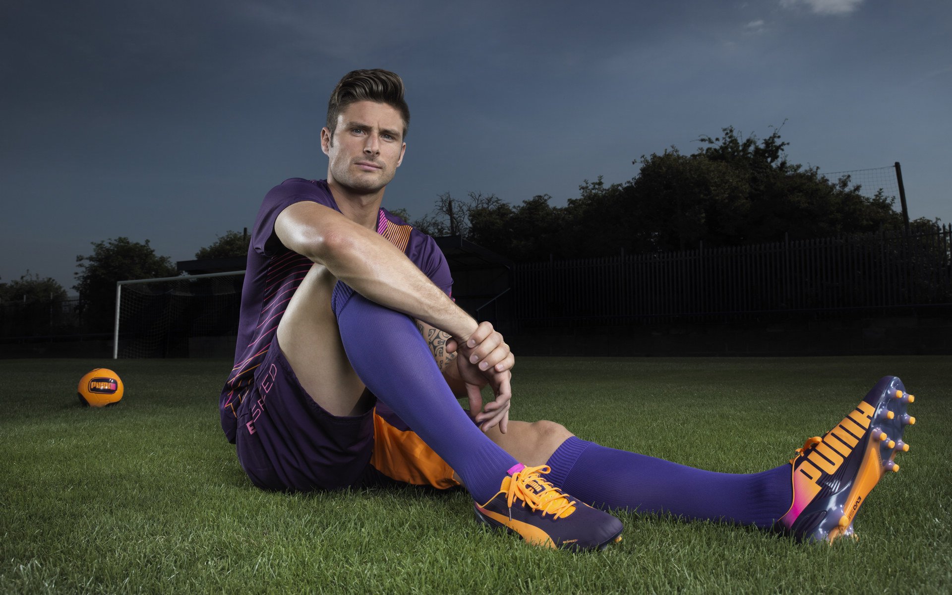 _无人驾驶赛车：未来驾驶运动的前沿探索_，《无人驾驶》