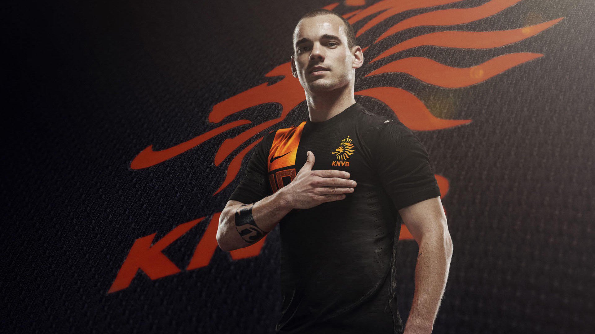 意大利骑手拉里萨·保利斯在2024年巴黎奥运会盛装舞步比赛中以“Luna”马匹获得第七名，展现出色表现。